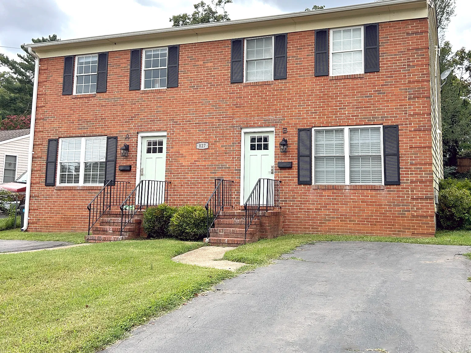 3 bed, 1.5 bath, 1328 sqft, $2,490 — Photo 1