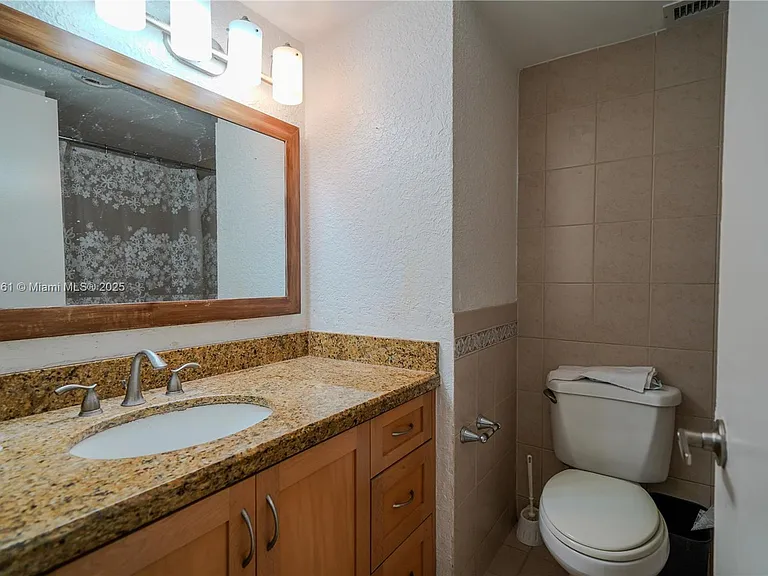 9125 SW 77th Ave #103 — Photo 6