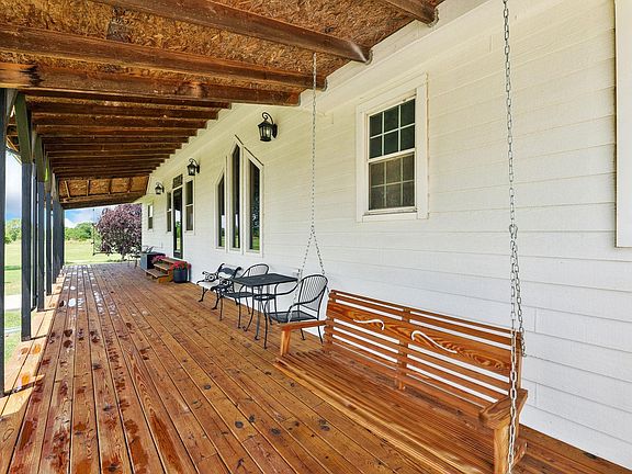3rd image of 300 SE 40th St