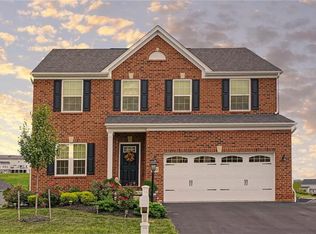 203 Saddle Ridge Dr, Oakdale, PA 15071