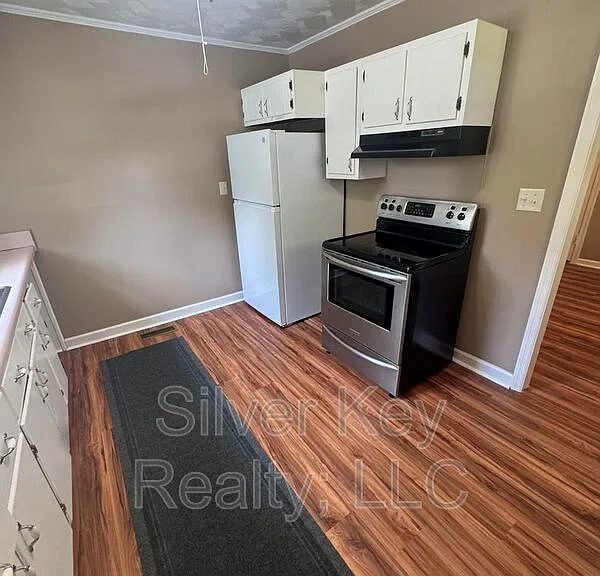 235 Rose Dr — Photo 11