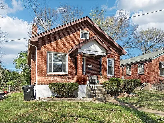 1039 Groby Rd — Photo 2
