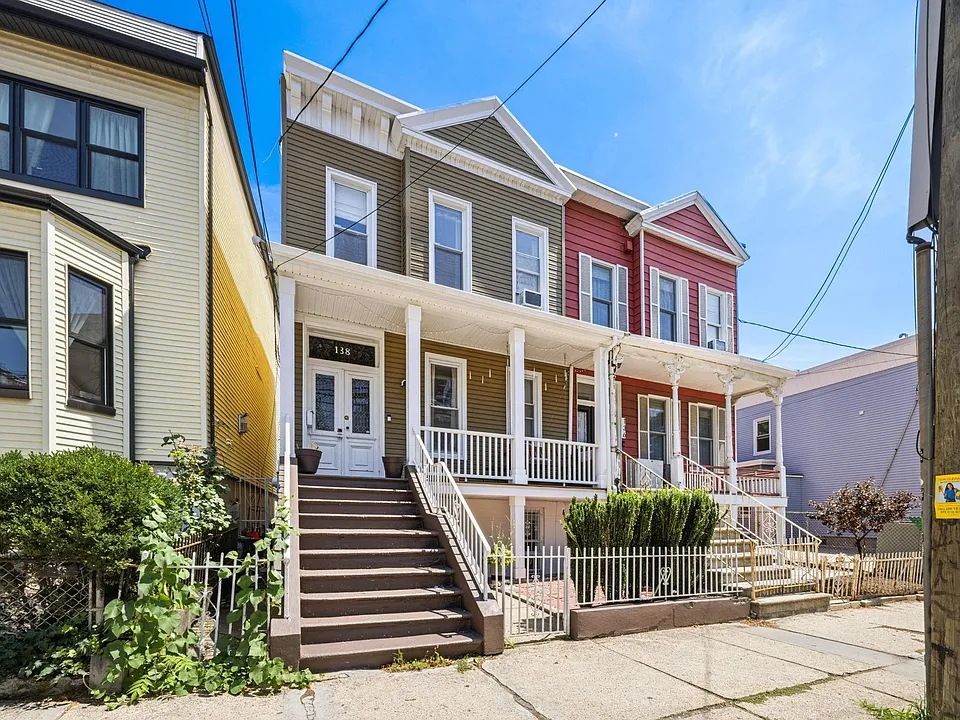 138 Chestnut Ave #1