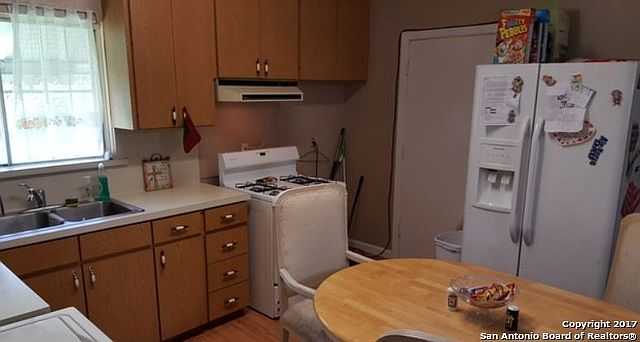 2nd image of 4212 Silver Lake Dr