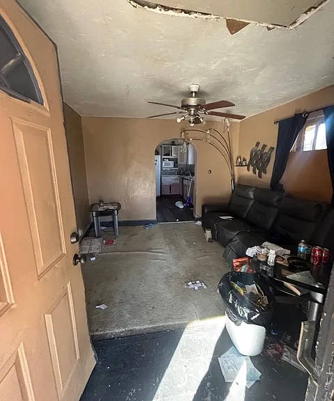2618 E Garfield Ave — Photo 3