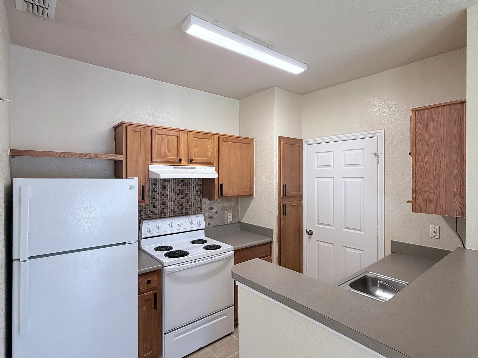 1 bed, 657 sqft, $1,200 — Photo 3