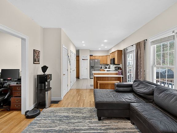3rd image of 1 Knowlton Cir #1