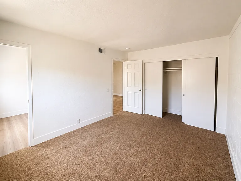 2901 Elm Ave — Photo 6
