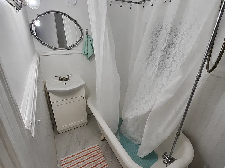 320 Albany Ave #2 — Photo 7