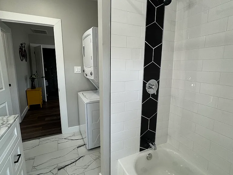 328 N Euclid Ave #C — Photo 12