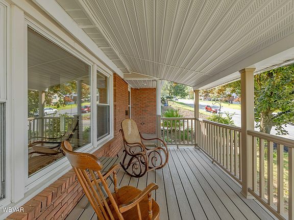 2nd image of 315 Winter St S