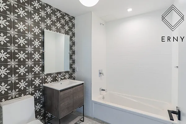 Rented by Pinn Realty | media 16