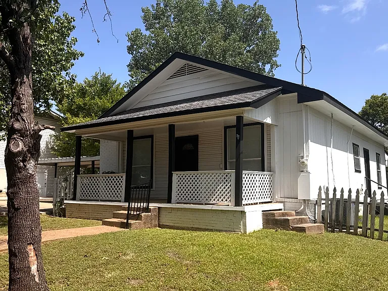 308 Ash St — Photo 3