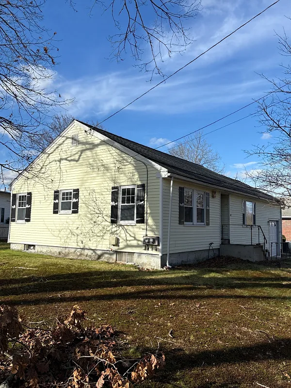 3 bed, 1093 sqft, $3,000 — Photo 4