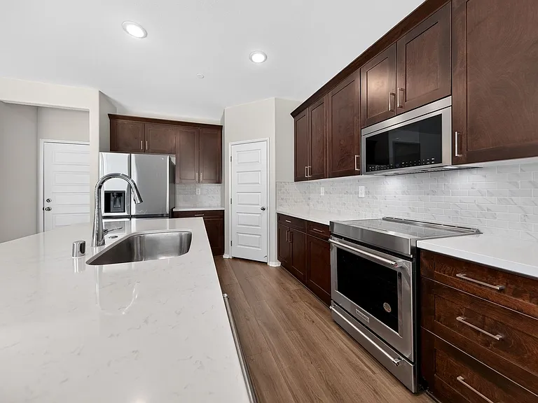 1037 Yuzu Way — Photo 9