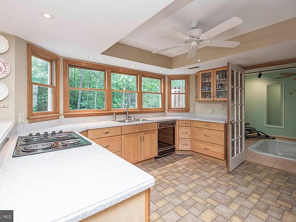 5th image of 2055 Farragut Dr