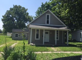 2105 Marion Ave, Mattoon, IL 61938