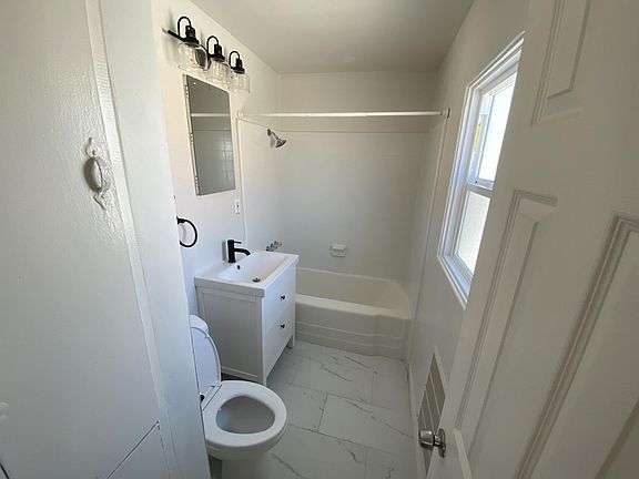 4th image of 3337 Boundary St