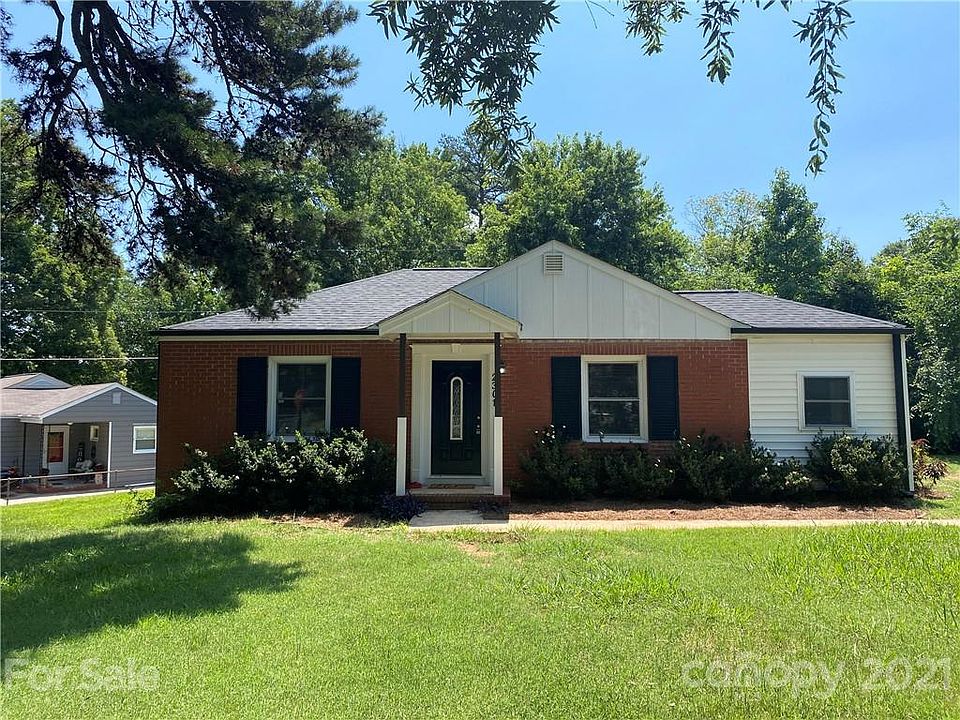 1st image of 2301 Dickens Ave