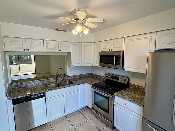3rd image of 17466 Barbara Dr