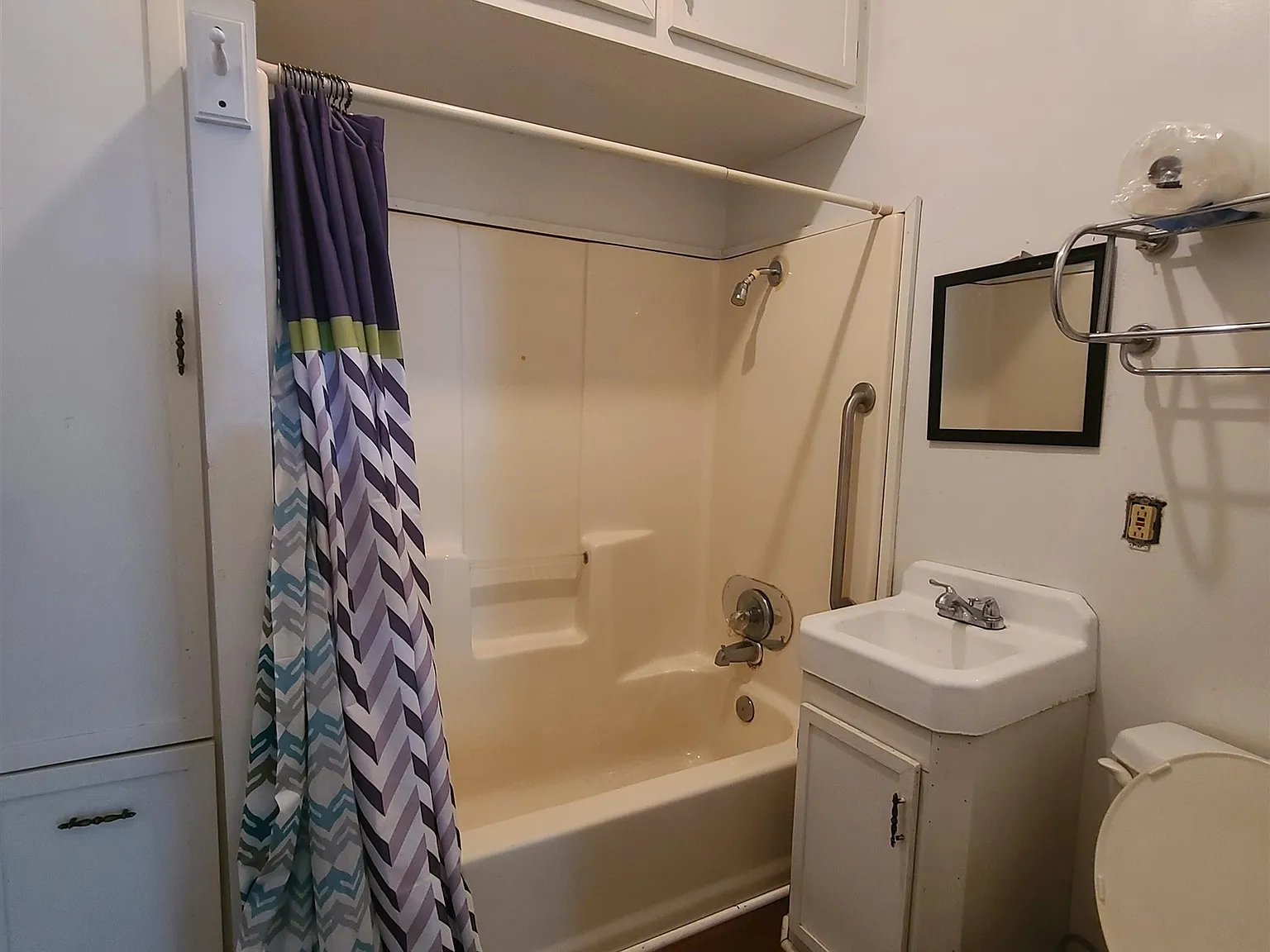 2 bed, 1.0 bath, 1011 sqft, $950 — Photo 3