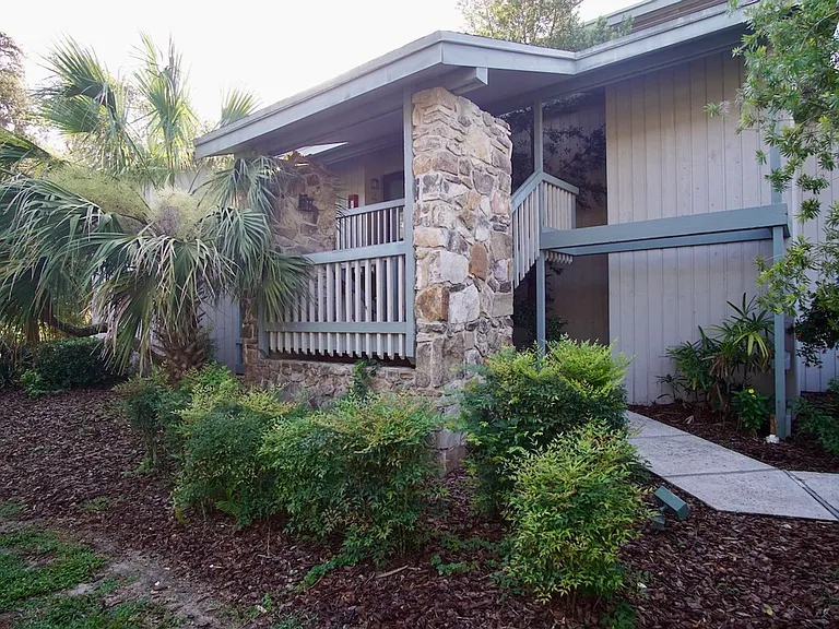 5060 Sherwood Ln — Photo 1