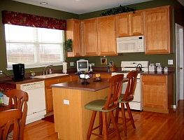 5th image of 1585 Russell Dr