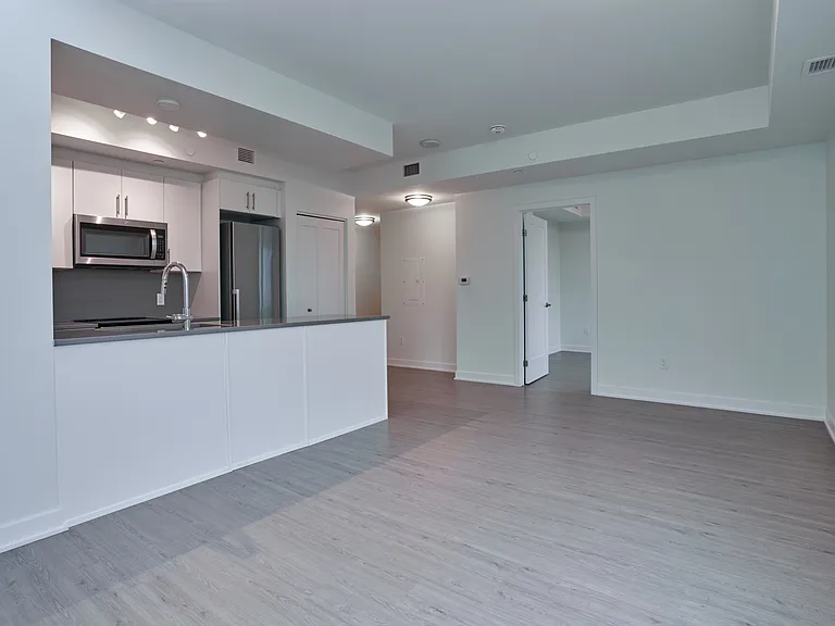 287 Lisgar St — Photo 4