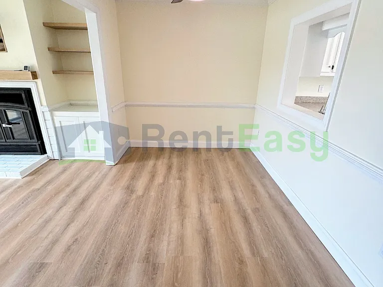 1838 Volvo Pkwy — Photo 8