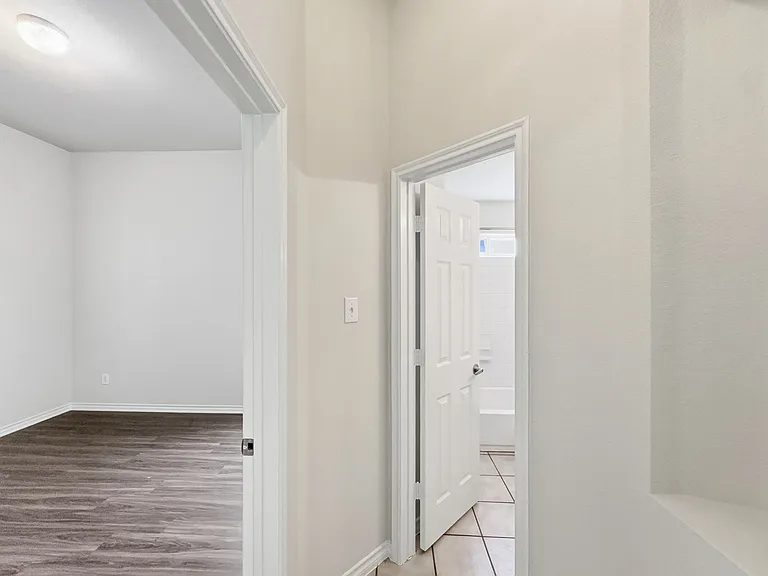 1237 Chattahoochee Dr — Photo 8