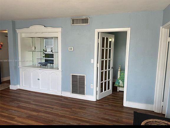 3rd image of 214-7900 Tatum Waterway Dr