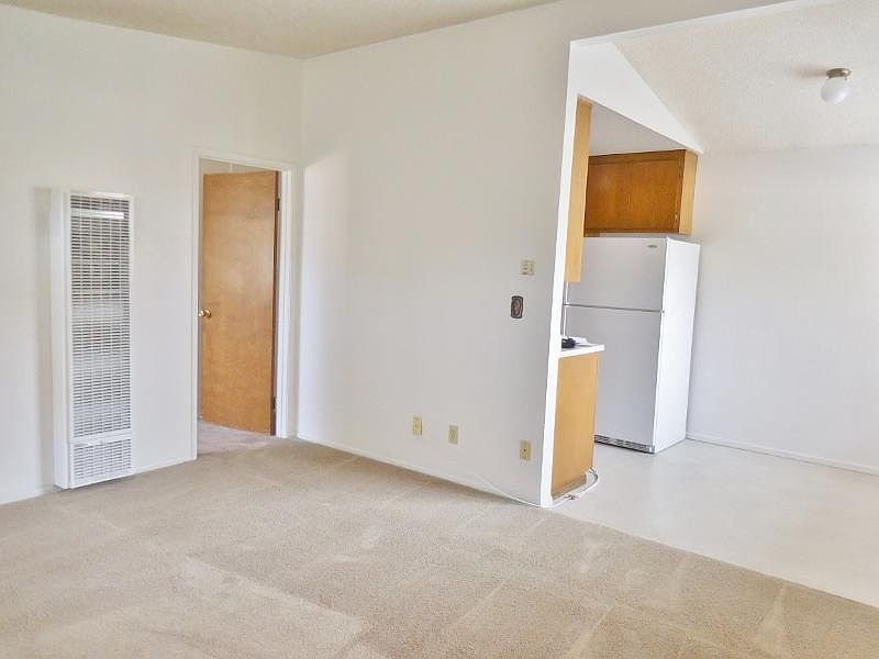 2nd image of 915 E Gutierrez St Unit B-915b