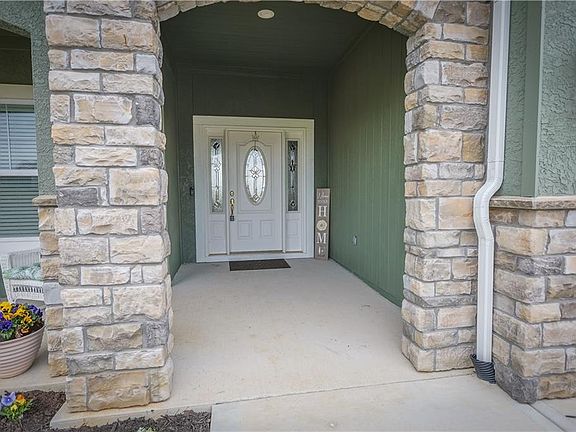 5th image of 15550 Lovers Ln