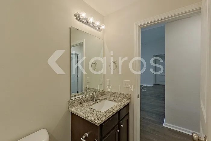102 Lord Effingham Way — Photo 13