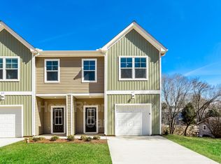 617 E 11th St, Hickory, NC 28602