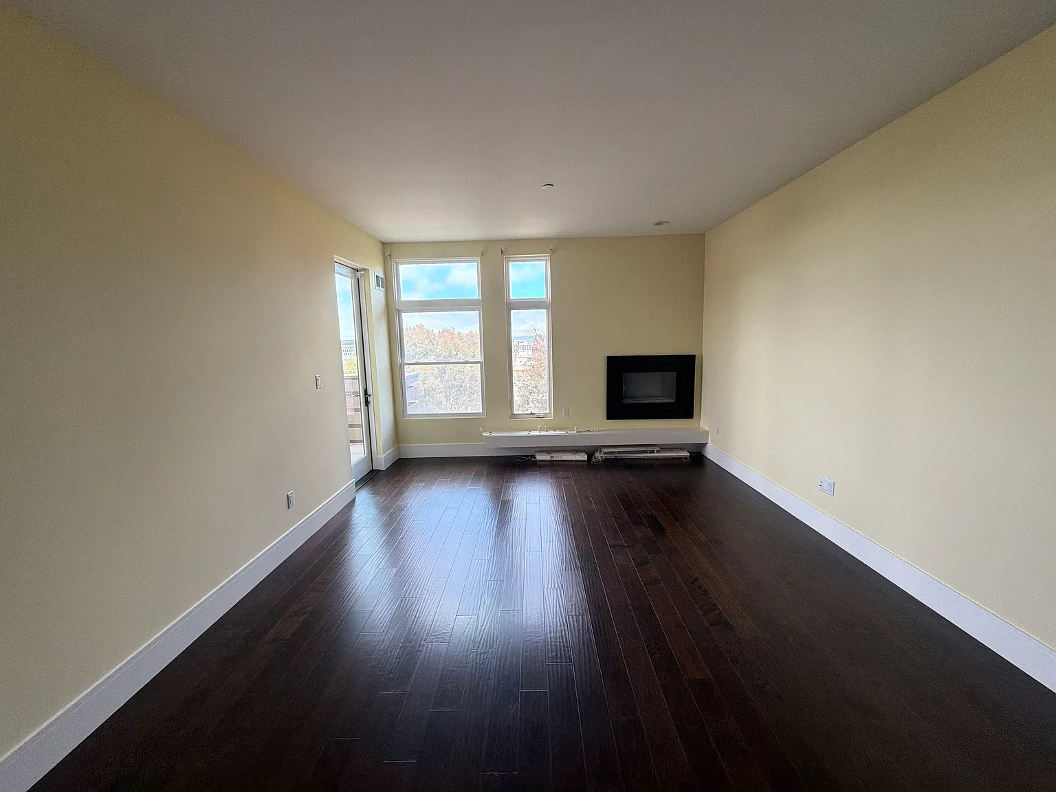 3 bed, 1430 sqft, $6,000 — Photo 2