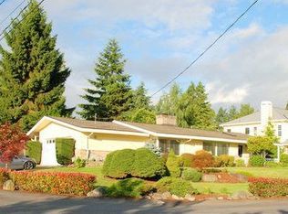 9215 SE 40th St, Mercer Island, WA 98040