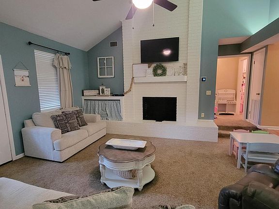 3rd image of 313 Green Hills Dr
