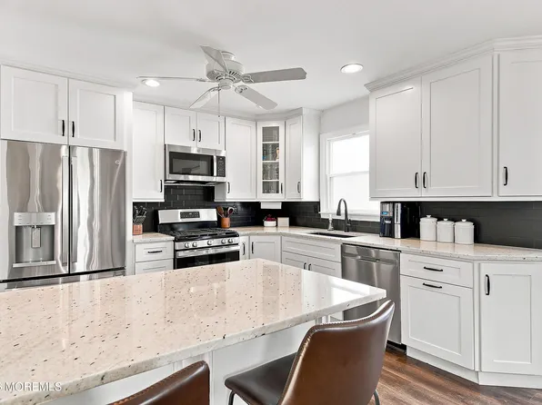 28 Harbor View Lane, Toms River, NJ 08753