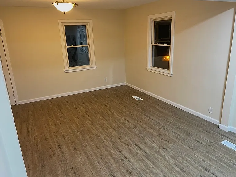 82 Higbie Dr — Photo 1