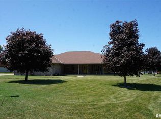 601 N Phil Gould Dr, Hanna City, IL 61536