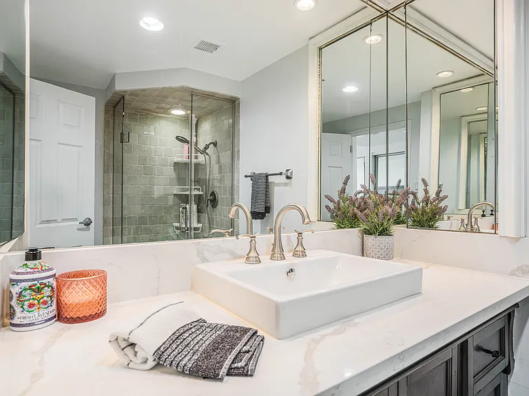 4316 Marina City Dr #927C — Photo 18