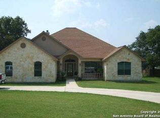 304 Rose Garden Dr, La Vernia, TX 78121