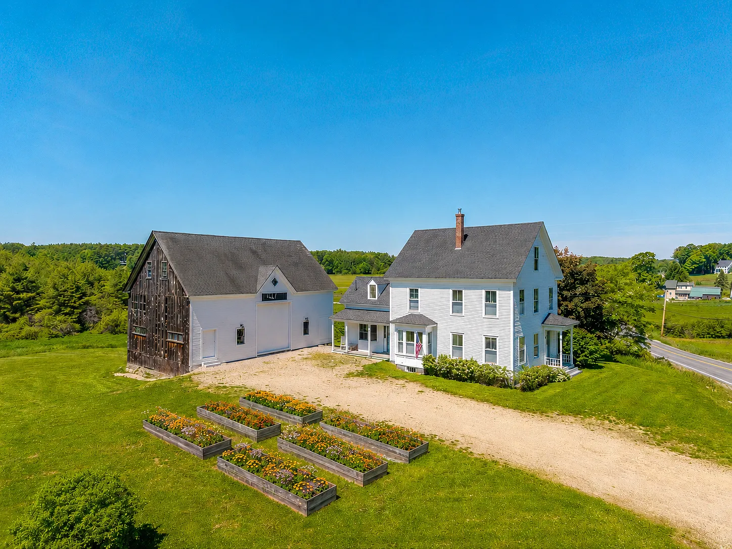 4 bed, $4,000 — Photo 1