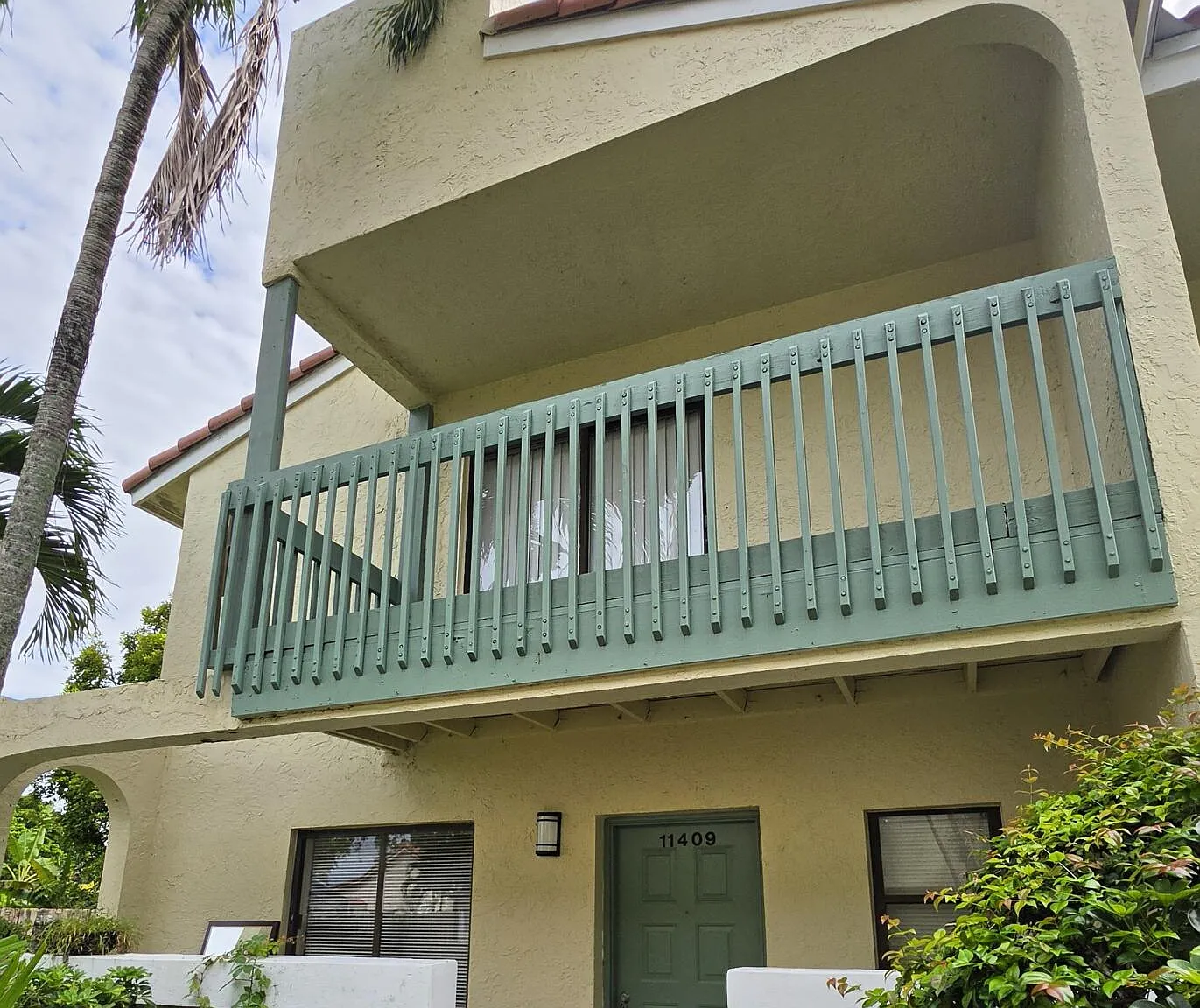 3 bed, 2.5 bath, 1630 sqft, $2,700 — Photo 1