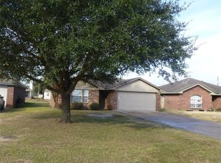 2115 2nd St, Hempstead, TX 77445