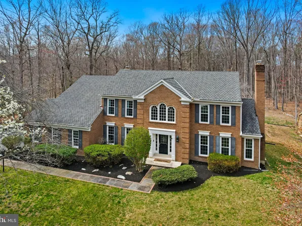 9830 Hampton Rd, Fairfax Station, VA 22039