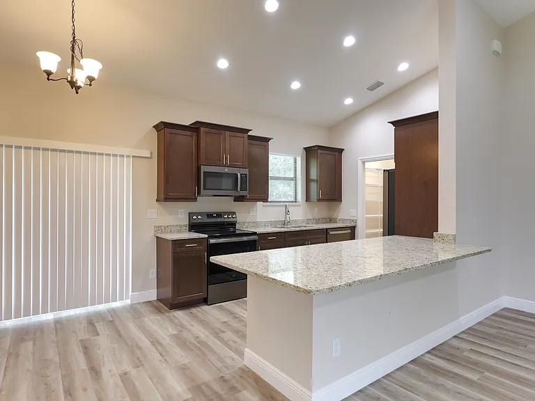 7076 Quarry St — Photo 11