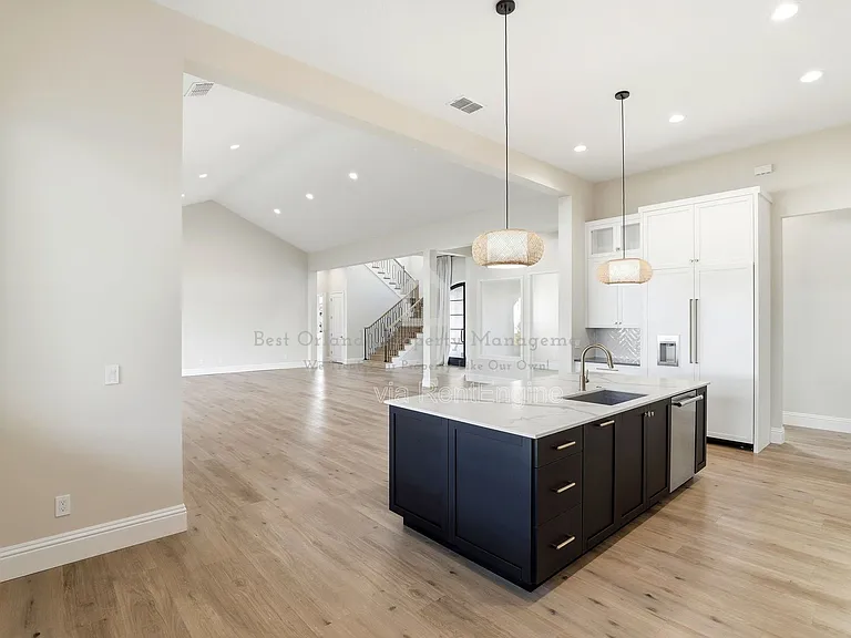 705 Largovista Dr — Photo 19
