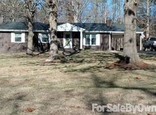211 Azalea Ln, Appomattox, VA 24522